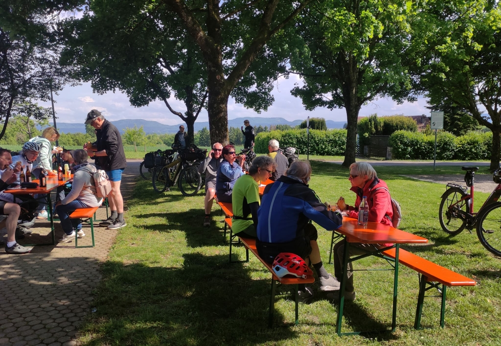 Abschluss auf Bierbänken in Albershausen