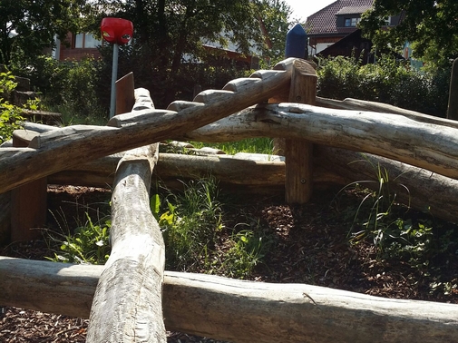 Bild: Am Spielplatz Käpfling sind neue Klettermöglichkeiten und Ballkorb